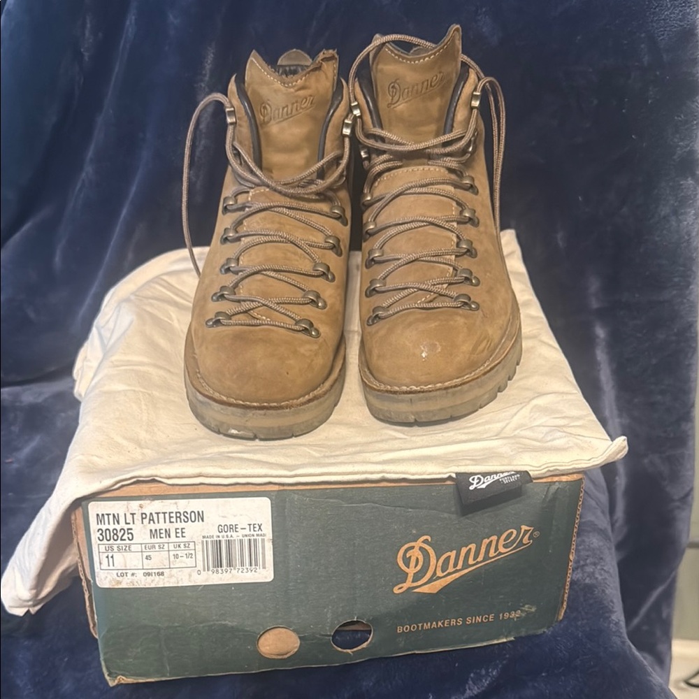 Danner stumptown mountain light patterson VERY RARE SPECIAL EDITION